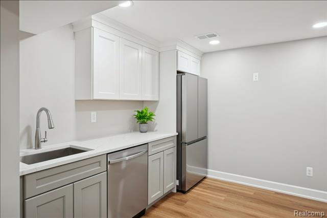 Builiding view twenty seven for 30609 Inkster, Franklin, MI. 48025