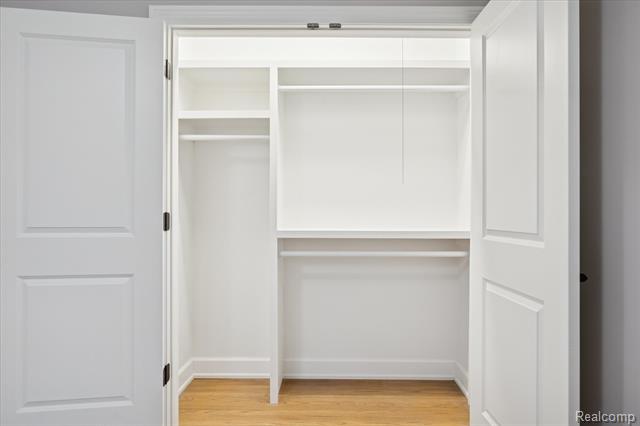 Builiding view twenty three for 30609 Inkster, Franklin, MI. 48025