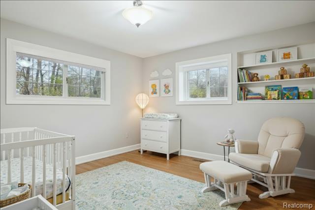 Builiding view twenty for 30609 Inkster, Franklin, MI. 48025