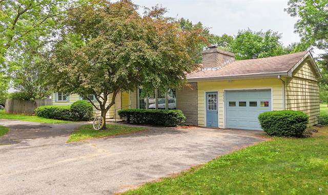 front view for 92359 Center Street, Dowagiac, Mi. 49047