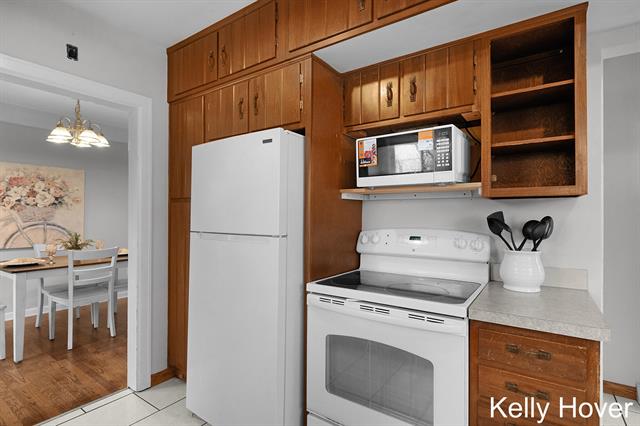 Builiding view three for 6185 Wing, Grand Rapids, MI. 49512