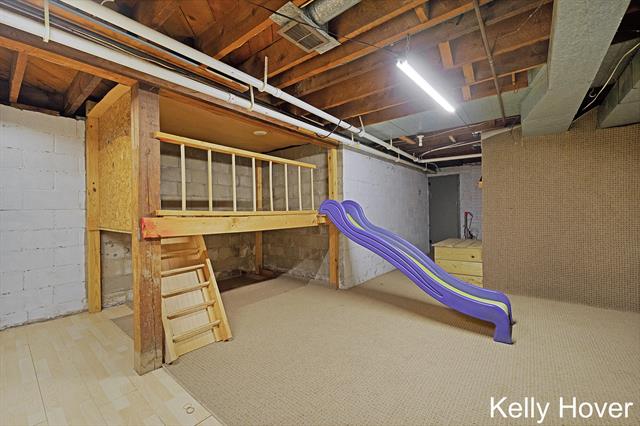 Builiding view twenty four for 6185 Wing, Grand Rapids, MI. 49512