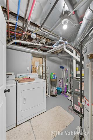 Builiding view thirty one for 465 Kenwood, Grand Rapids, MI. 49505