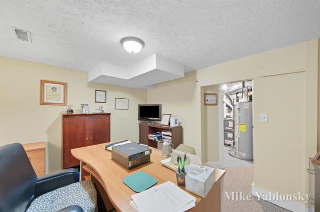 Builiding view thirty for 465 Kenwood, Grand Rapids, MI. 49505