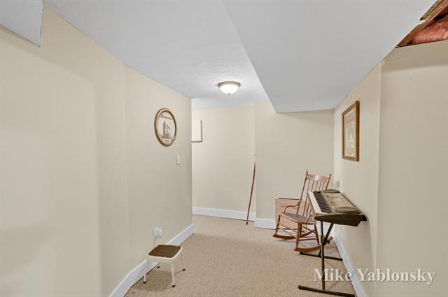 Builiding view twenty eight for 465 Kenwood, Grand Rapids, MI. 49505