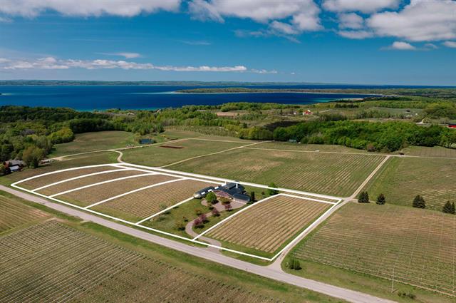 Builiding view fifteen for 2721 Nelson, Traverse City, MI. 49686