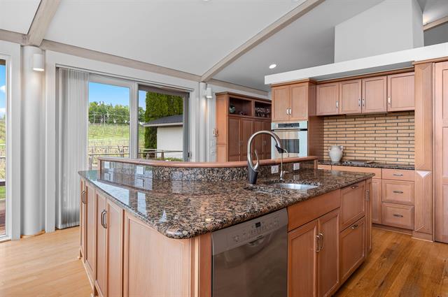 Builiding view forty six for 2721 Nelson, Traverse City, MI. 49686