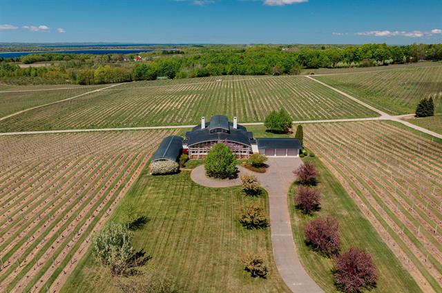 Builiding view sixteen for 2721 Nelson, Traverse City, MI. 49686