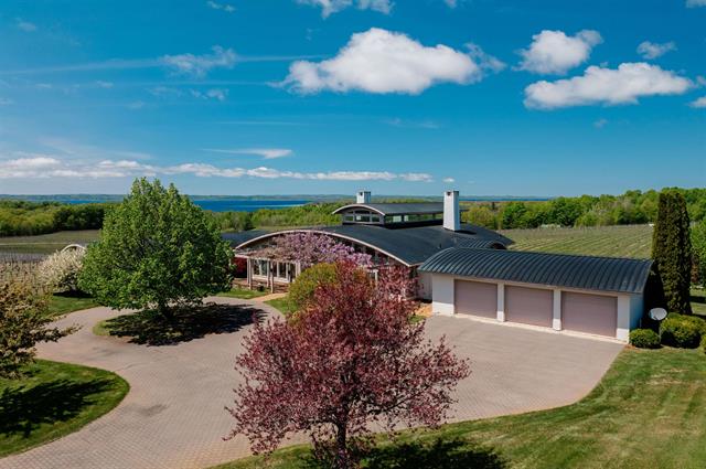 Builiding view thirteen for 2721 Nelson, Traverse City, MI. 49686