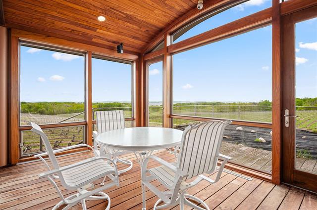 Builiding view thirty nine for 2721 Nelson, Traverse City, MI. 49686