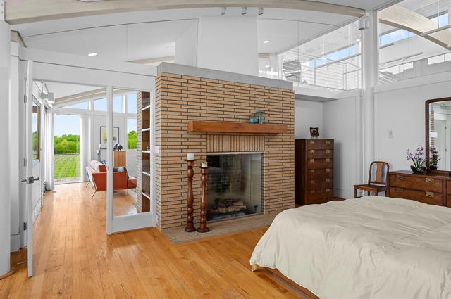 Builiding view thirty two for 2721 Nelson, Traverse City, MI. 49686