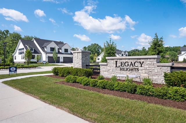 Builiding view one for 5865 Heights, Sterling Heights, MI. 48314