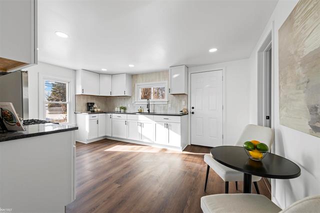 Builiding view four for 130 Calvert, Waterford, MI. 48328