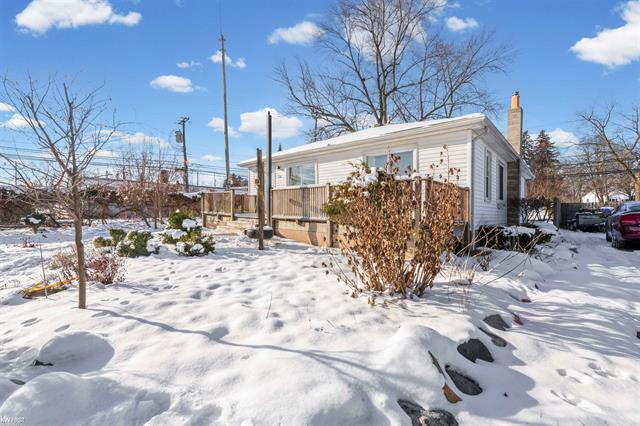 Builiding view twenty seven for 130 Calvert, Waterford, MI. 48328