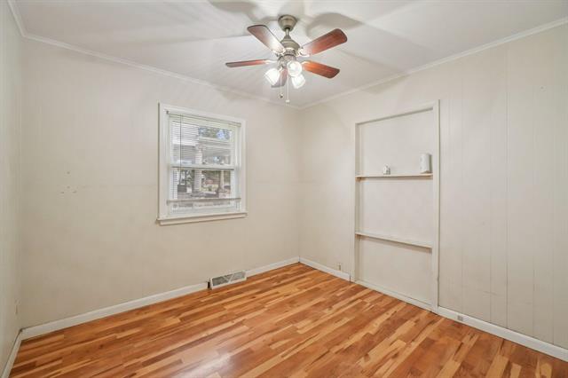 Builiding view fourteen for 424 4Th, Monroe, MI. 48161