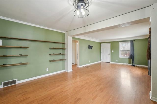 Builiding view six for 424 4Th, Monroe, MI. 48161