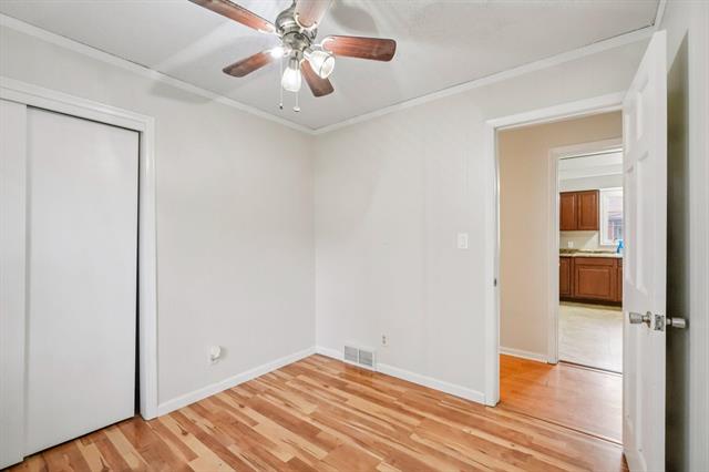 Builiding view thirteen for 424 4Th, Monroe, MI. 48161