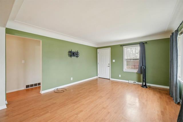 Builiding view three for 424 4Th, Monroe, MI. 48161