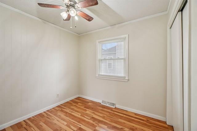 Builiding view twelve for 424 4Th, Monroe, MI. 48161