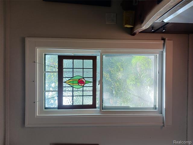 Builiding view four for 160 Chippewa, Pontiac, MI. 48341