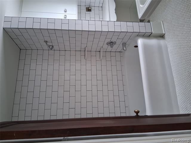 Builiding view nineteen for 160 Chippewa, Pontiac, MI. 48341