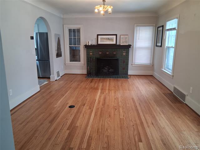 Builiding view sixteen for 160 Chippewa, Pontiac, MI. 48341