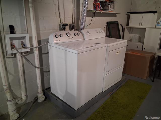 Builiding view thirty four for 160 Chippewa, Pontiac, MI. 48341