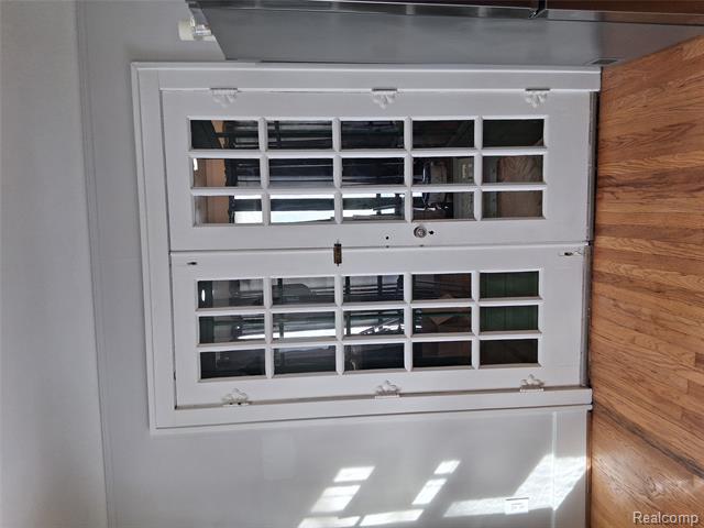 Builiding view thirty one for 160 Chippewa, Pontiac, MI. 48341