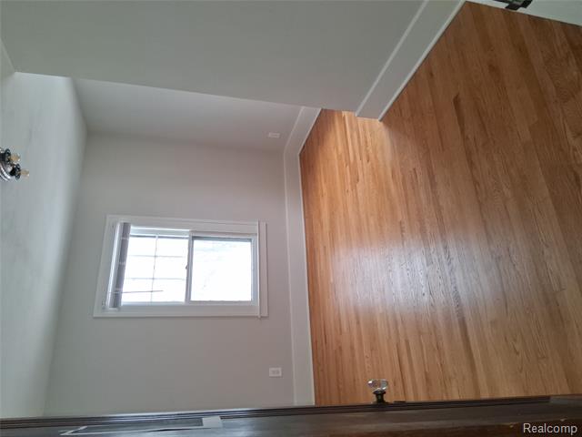 Builiding view twenty one for 160 Chippewa, Pontiac, MI. 48341