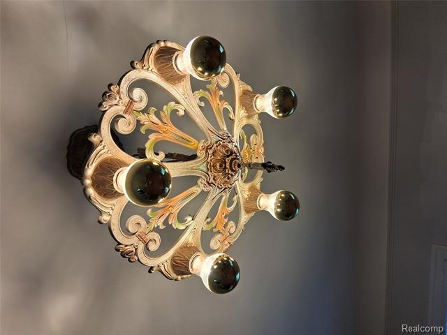 Builiding view twenty three for 160 Chippewa, Pontiac, MI. 48341