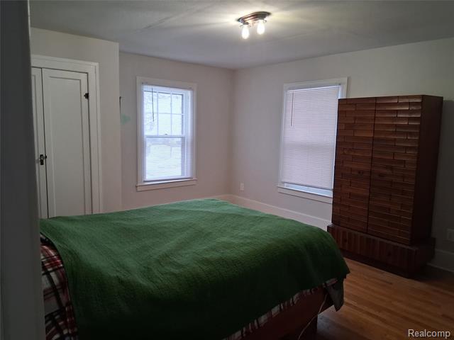 Builiding view twenty two for 160 Chippewa, Pontiac, MI. 48341