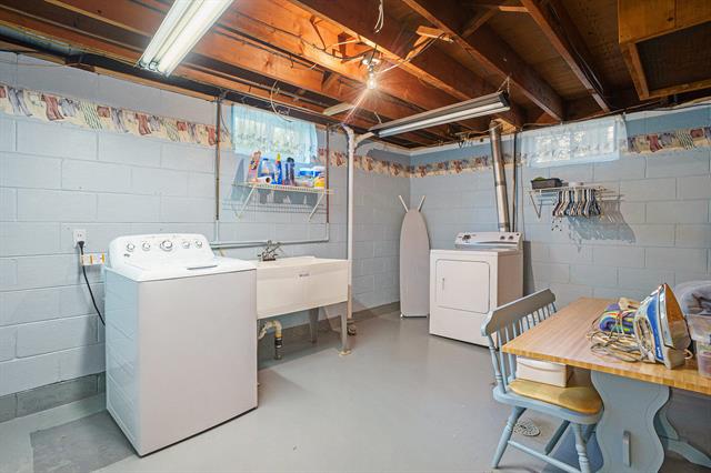 Builiding view nineteen for 1018 Ruddiman, Muskegon, MI. 49445