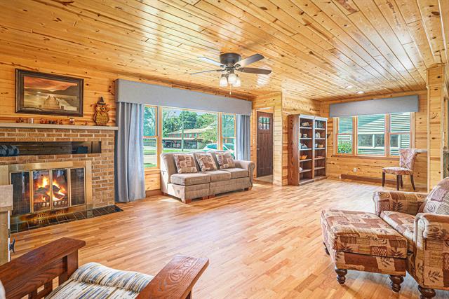 Builiding view six for 1018 Ruddiman, Muskegon, MI. 49445