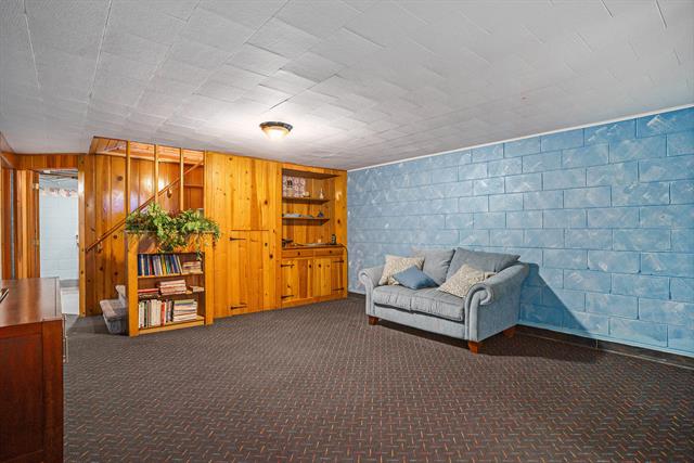 Builiding view sixteen for 1018 Ruddiman, Muskegon, MI. 49445