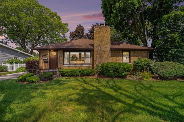 Builiding view three for 1018 Ruddiman, Muskegon, MI. 49445