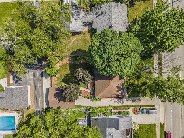 Builiding view twenty seven for 1018 Ruddiman, Muskegon, MI. 49445