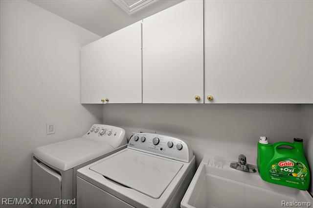 Builiding view fifty for 727 Mcdougal, Waterford, MI. 48327