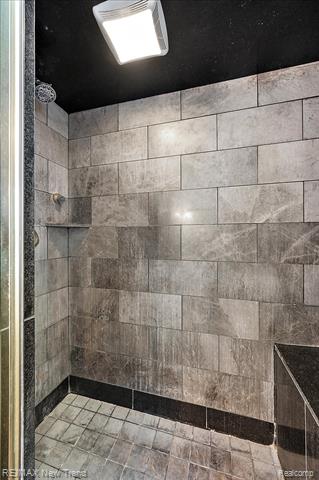 Builiding view forty one for 727 Mcdougal, Waterford, MI. 48327