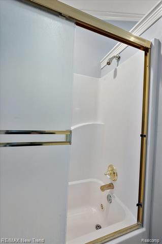 Builiding view forty six for 727 Mcdougal, Waterford, MI. 48327