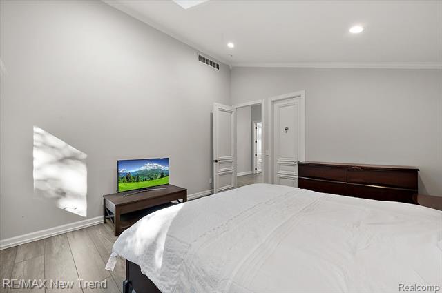 Builiding view forty three for 727 Mcdougal, Waterford, MI. 48327