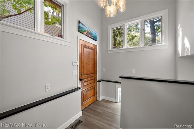 Builiding view nine for 727 Mcdougal, Waterford, MI. 48327