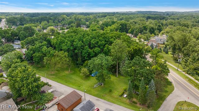 Builiding view sixty one for 727 Mcdougal, Waterford, MI. 48327