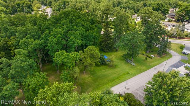 Builiding view sixty two for 727 Mcdougal, Waterford, MI. 48327