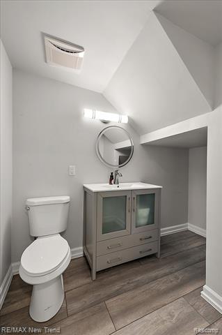 Builiding view thirty one for 727 Mcdougal, Waterford, MI. 48327