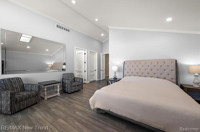 Builiding view thirty three for 727 Mcdougal, Waterford, MI. 48327