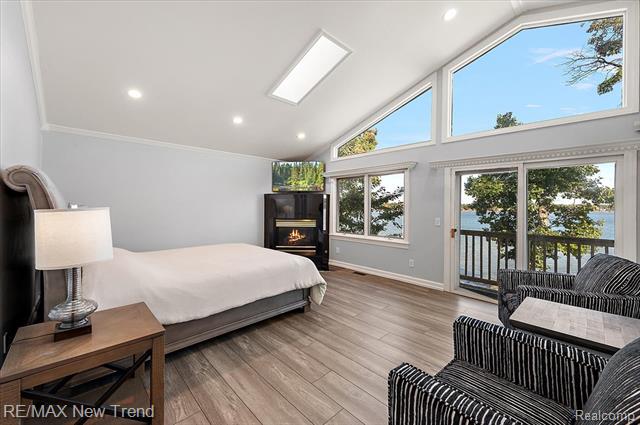 Builiding view thirty two for 727 Mcdougal, Waterford, MI. 48327