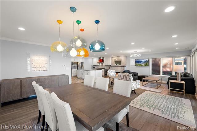 Builiding view twenty five for 727 Mcdougal, Waterford, MI. 48327