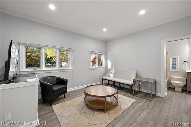 Builiding view twenty seven for 727 Mcdougal, Waterford, MI. 48327