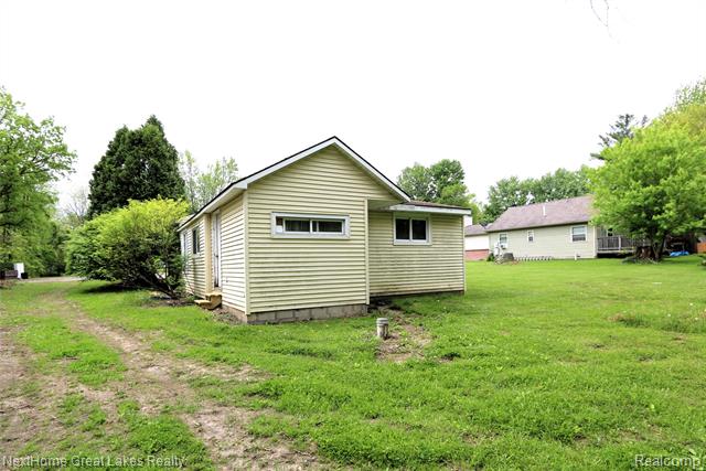 Builiding view eight for 6259 Mercury, Burton, MI. 48509