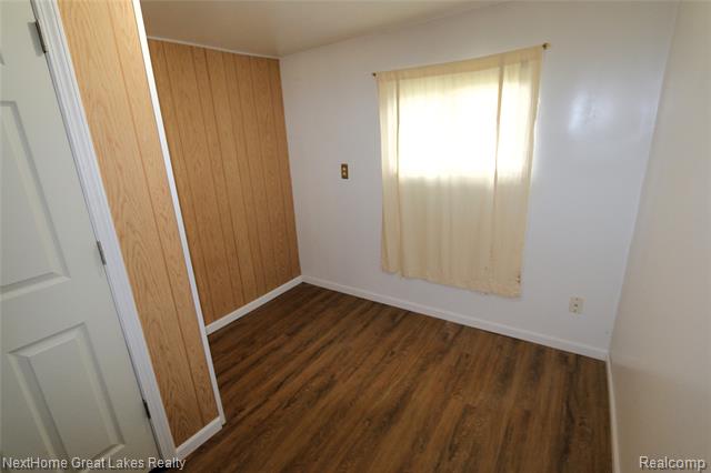 Builiding view four for 6259 Mercury, Burton, MI. 48509